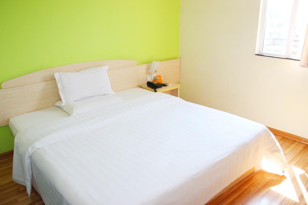 7Days Inn Zhongshan People'S Hospital Holiday Square Exterior photo