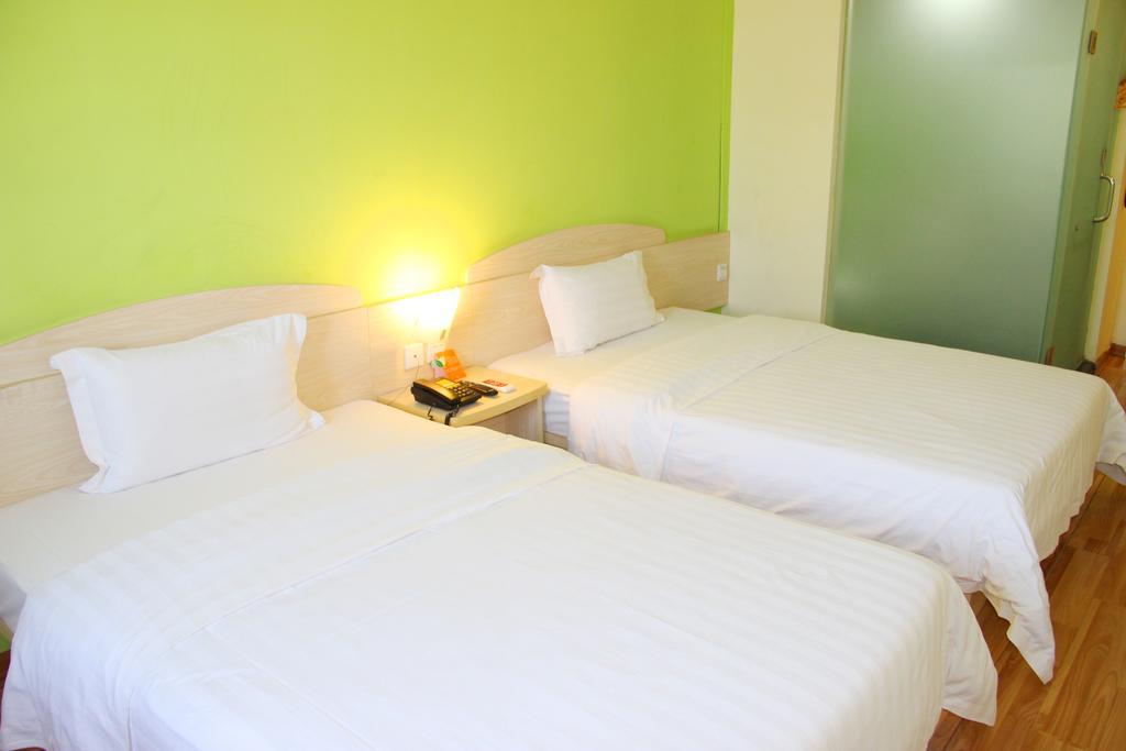 7Days Inn Zhongshan People'S Hospital Holiday Square Exterior photo